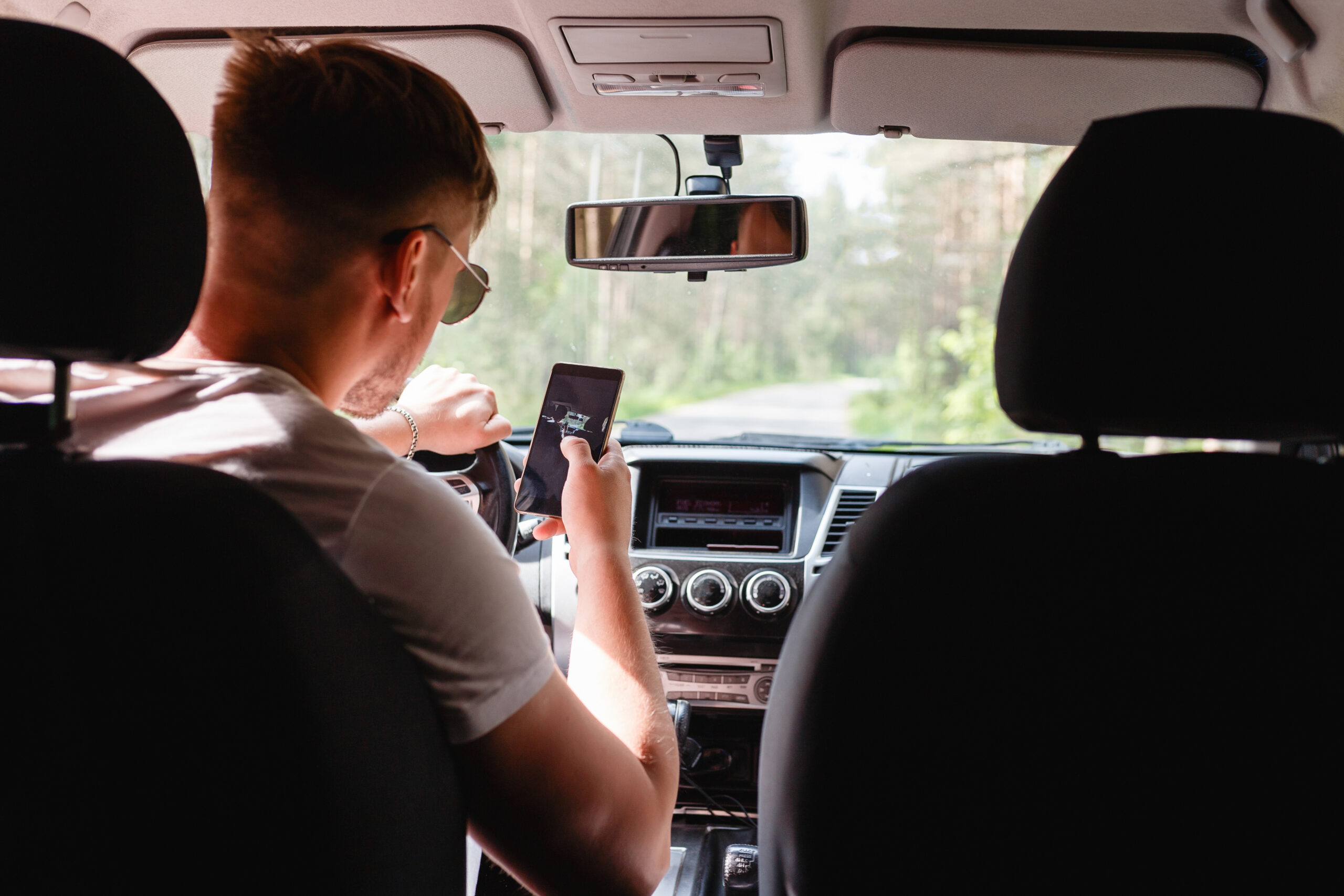 Texting While Driving Accident Lawyer | Free Consultations