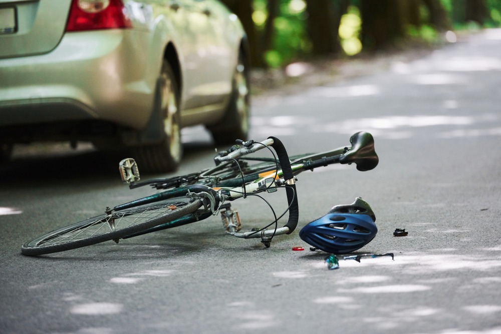 ¿Qué pasa si el accidente de bicicleta involucró un vehículo o empleado del gobierno?